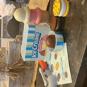 15 pc Melissa & Doug play Ice-cream set